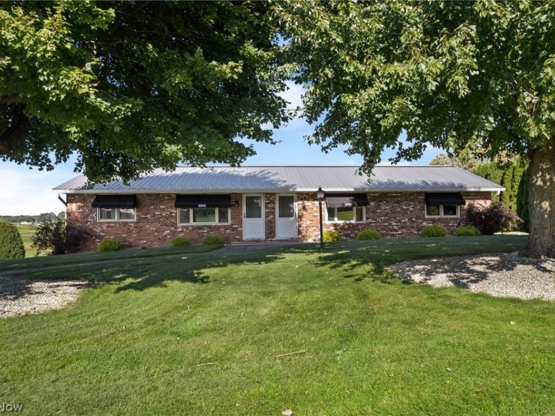 6264 Paris Avenue, Louisville, OH 44641 Photo 1