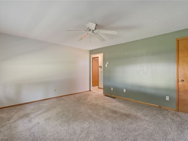 6264 Paris Avenue, Louisville, OH 44641 Photo 18