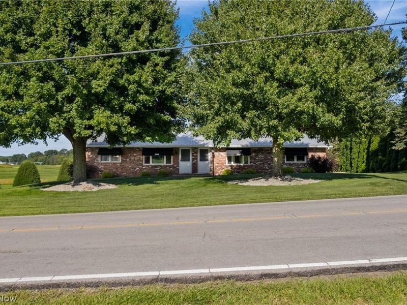 6264 Paris Avenue, Louisville, OH 44641 Photo 2