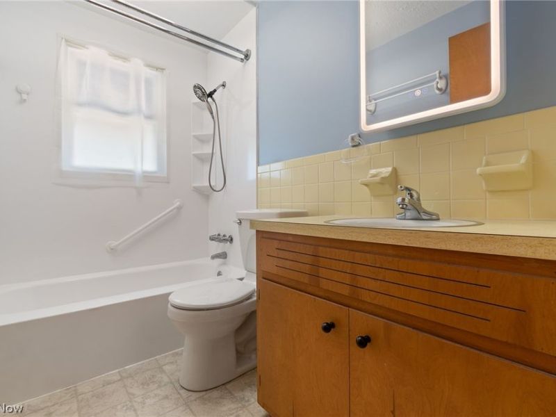 6264 Paris Avenue, Louisville, OH 44641 Photo 26