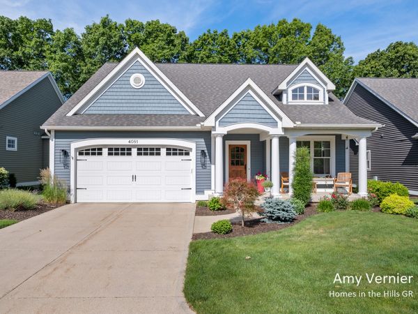 4081 E Gables Court NE, Grand Rapids, MI 49525
