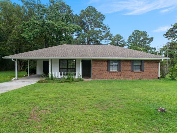41 J M Burge Rd., Hattiesburg, MS 39402