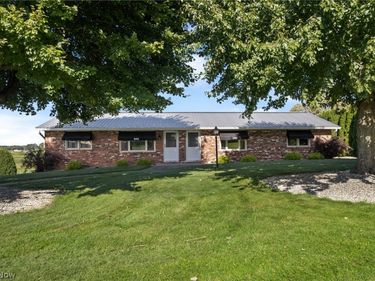 6264 Paris Avenue, Louisville, OH 44641