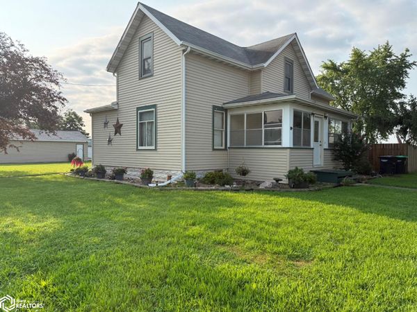 103 S Oak St., Donnellson, IA 52625