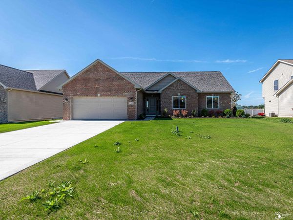792 E Sweet Briar Lane, Monroe, MI 48161