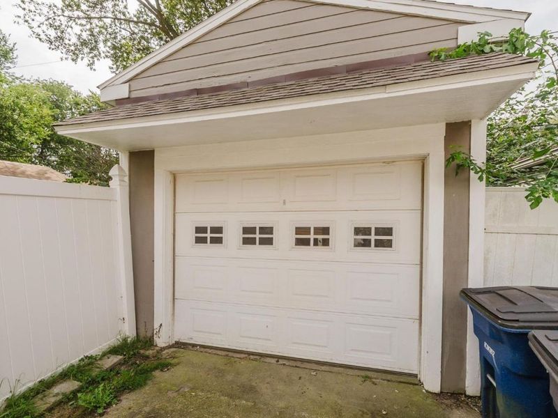 2219 Portsmouth Ave, Toledo, OH 43616 Photo 3