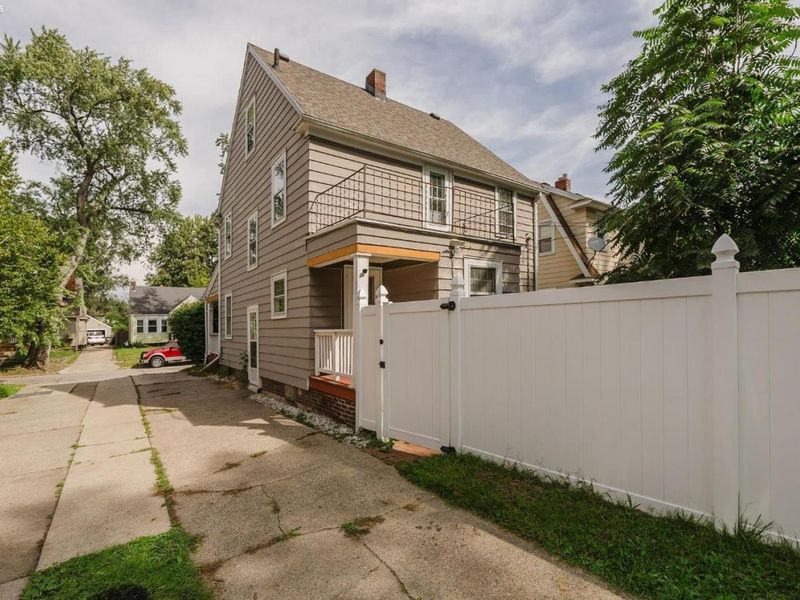 2219 Portsmouth Ave, Toledo, OH 43616 Photo 4