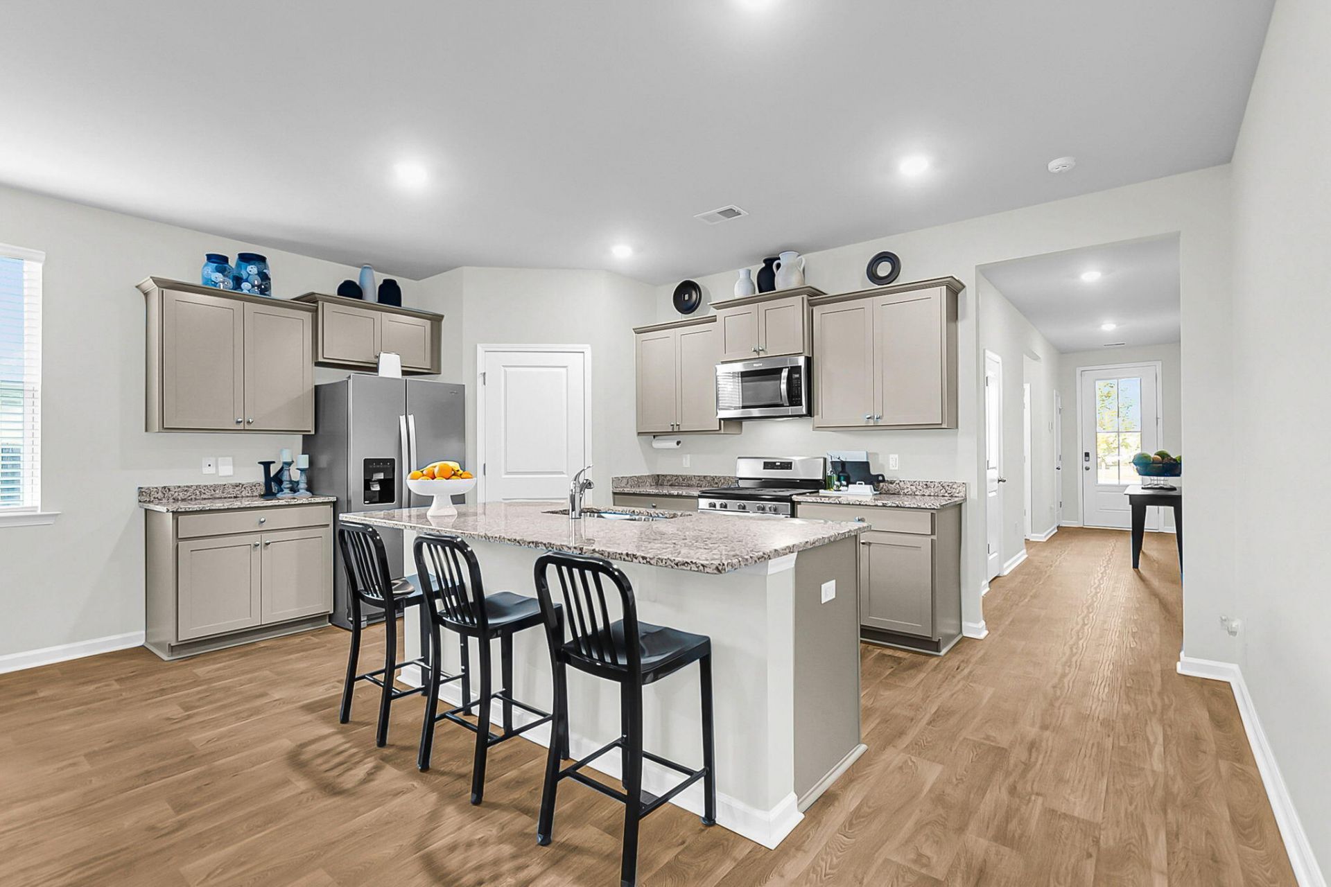 207 Greenwich Drive Photo 14