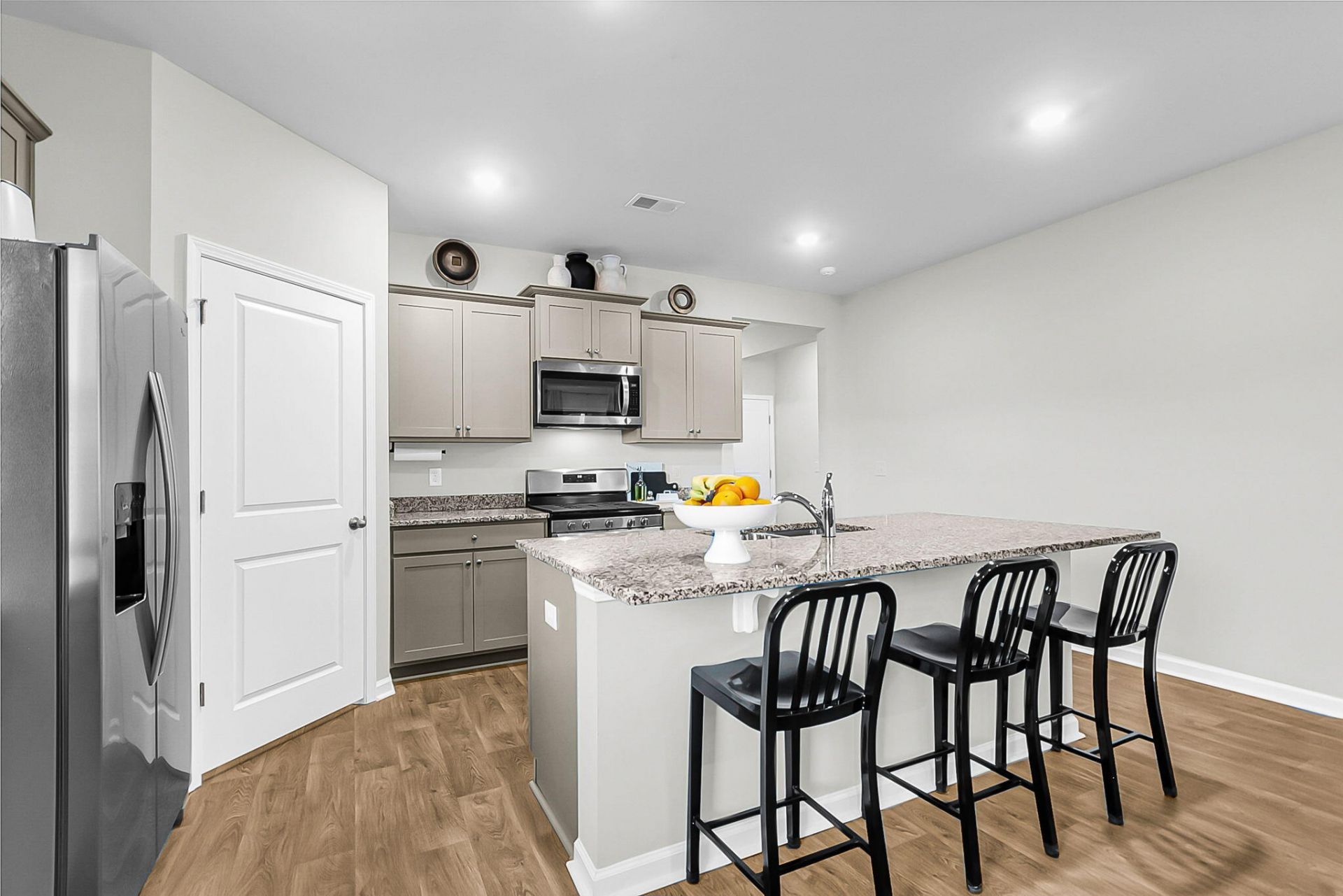 207 Greenwich Drive Photo 16