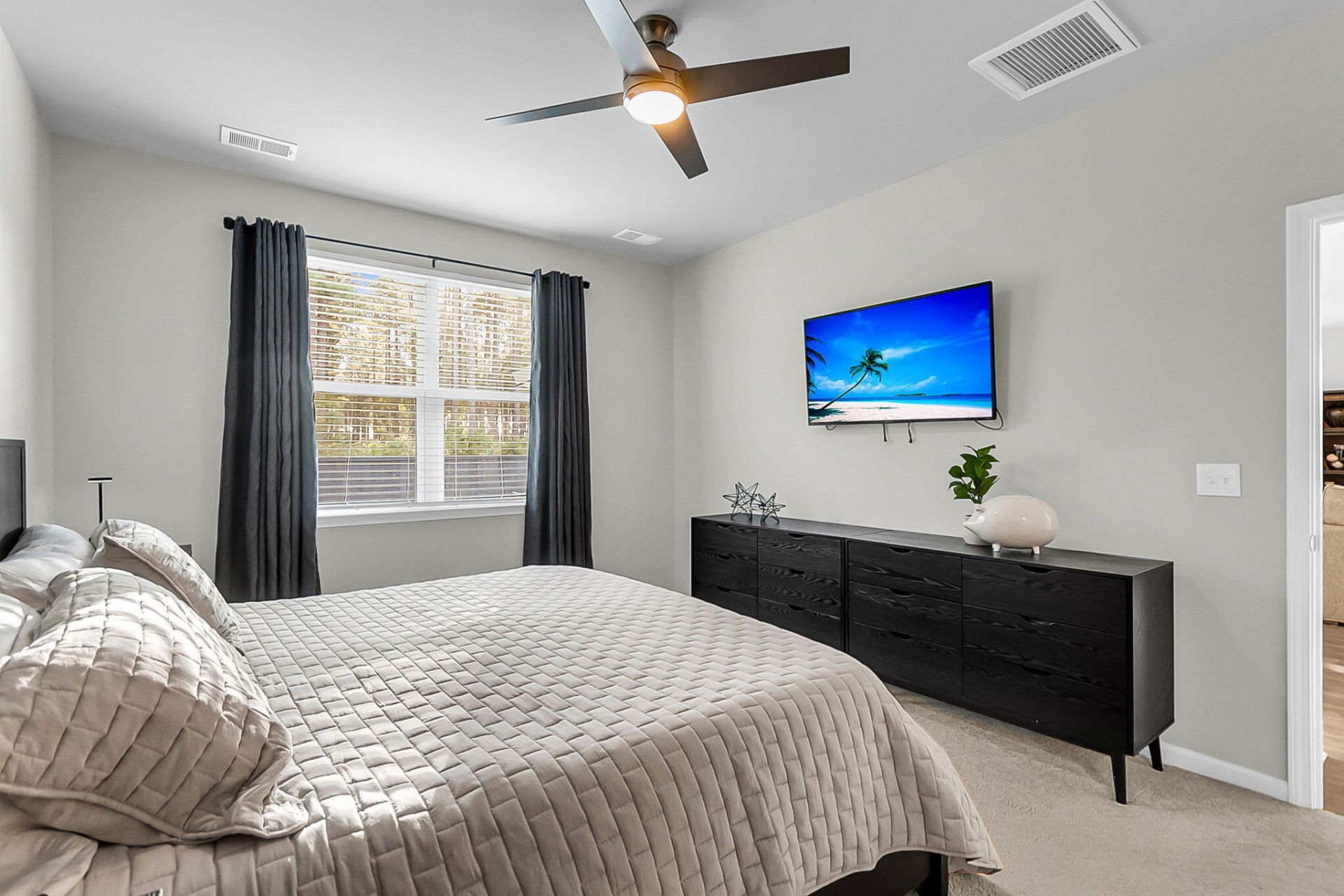 207 Greenwich Drive Photo 20