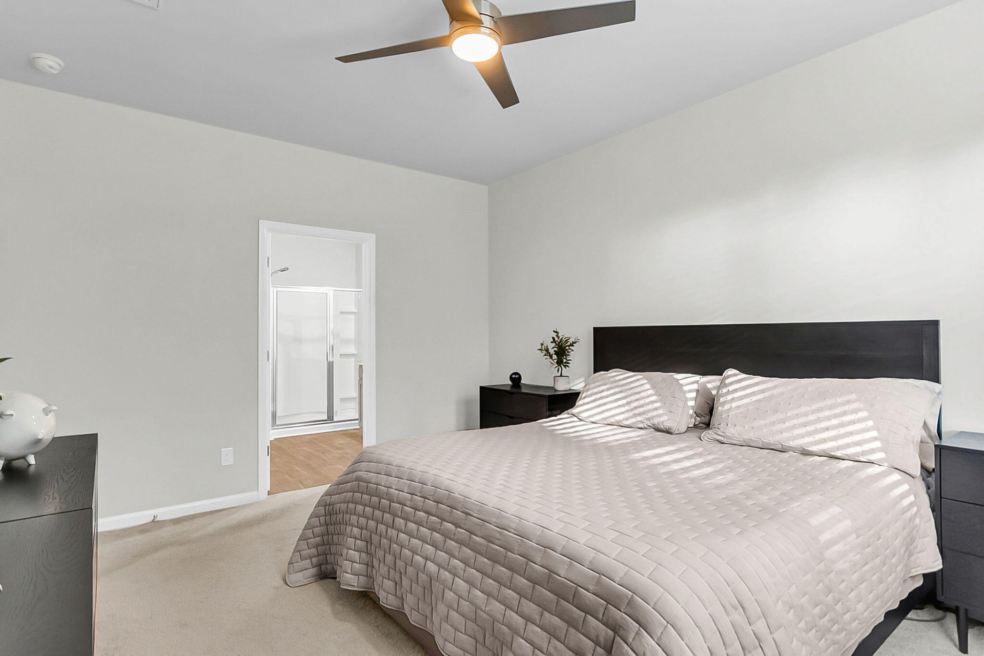 207 Greenwich Drive Photo 22