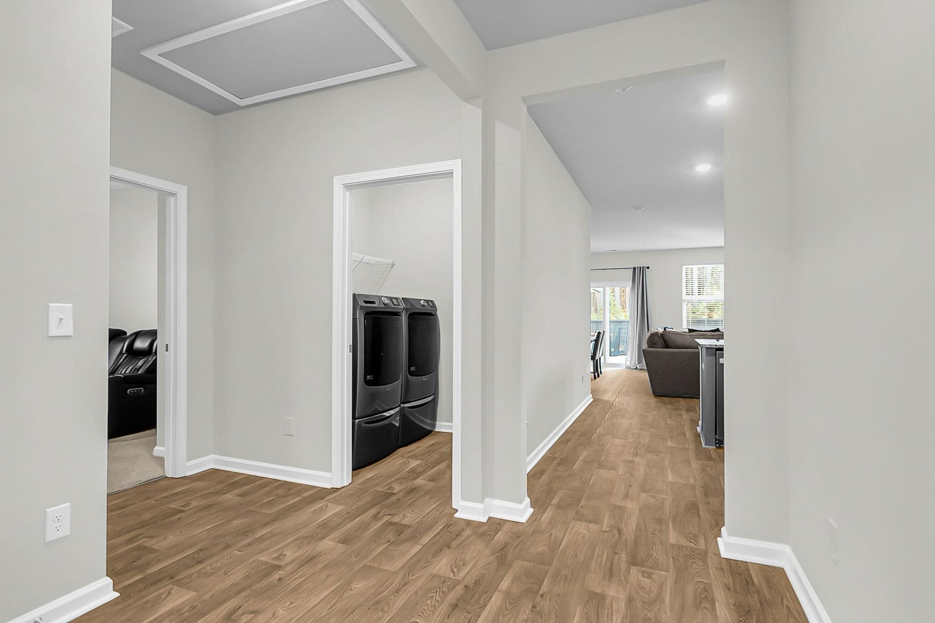 207 Greenwich Drive Photo 27