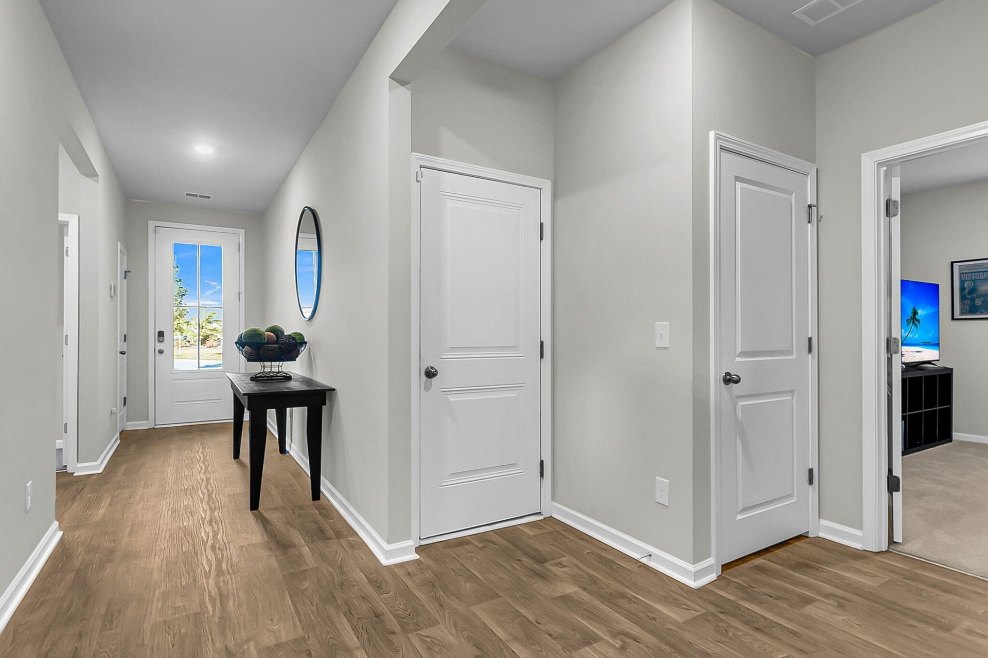 207 Greenwich Drive Photo 31