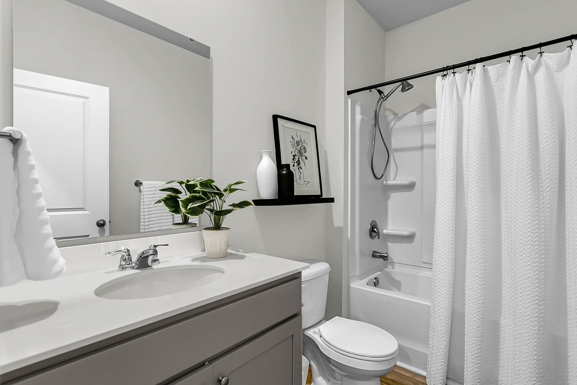 207 Greenwich Drive Photo 38