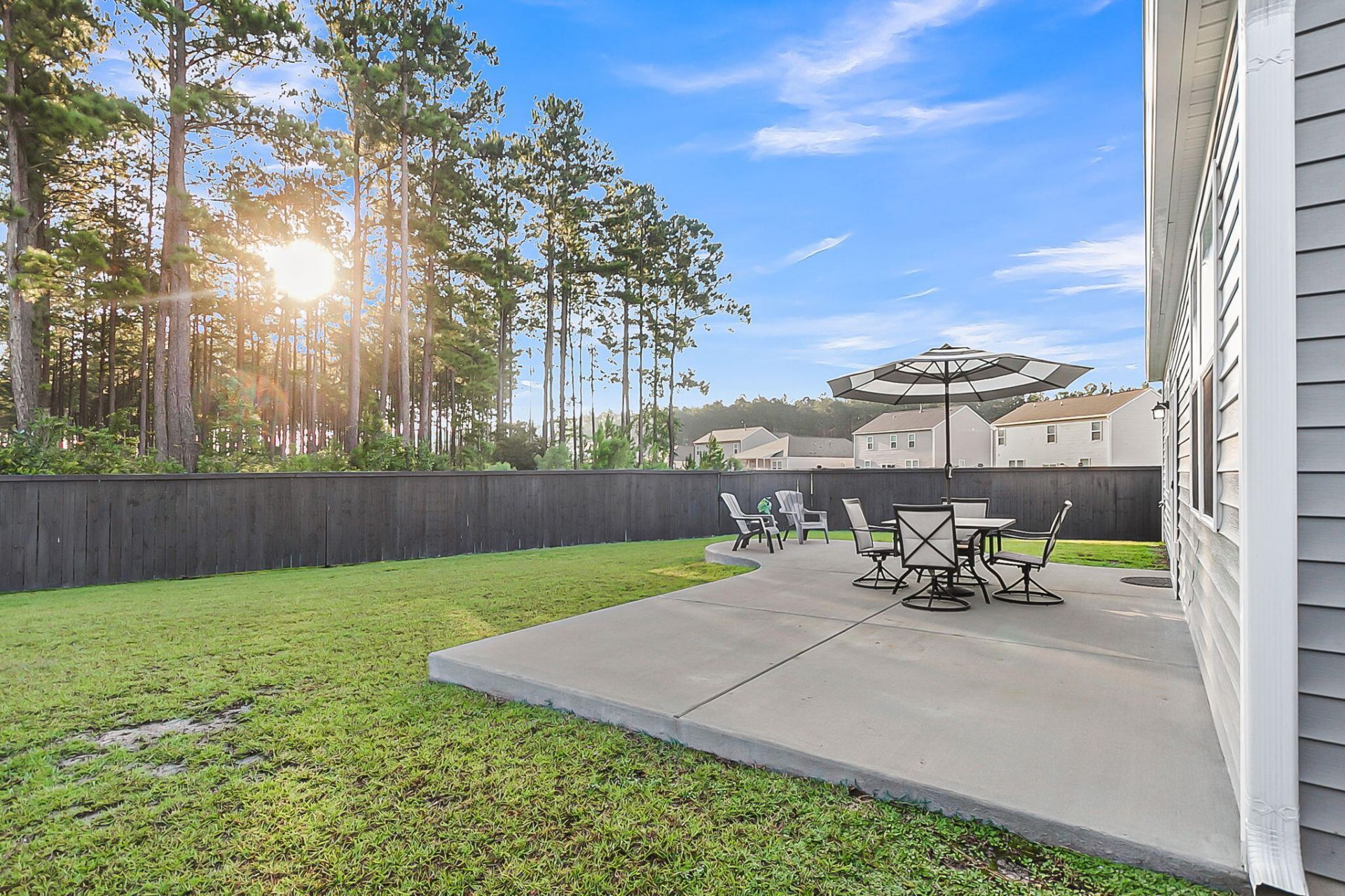 207 Greenwich Drive Photo 41