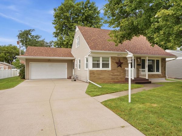 1871 41st Street , Moline, IL 61265