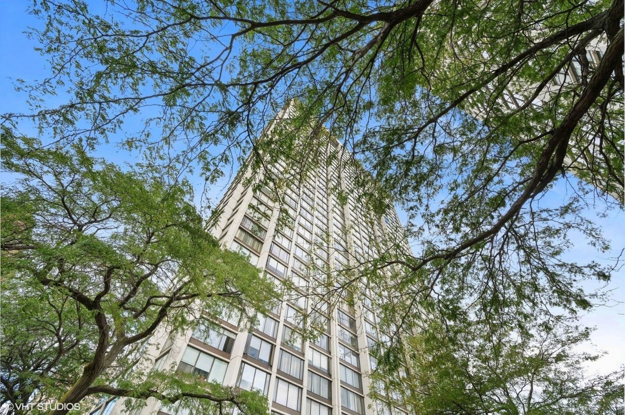 5455 N Sheridan Road, Unit 1812, Chicago, IL 60640 Main Photo