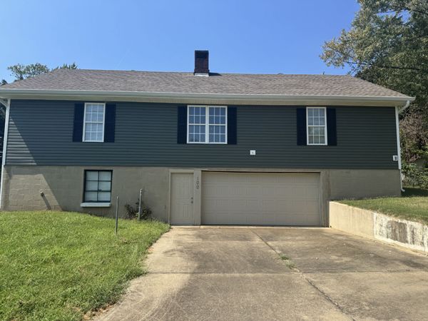 100 Riverview Dr , Clarksville, TN 37040