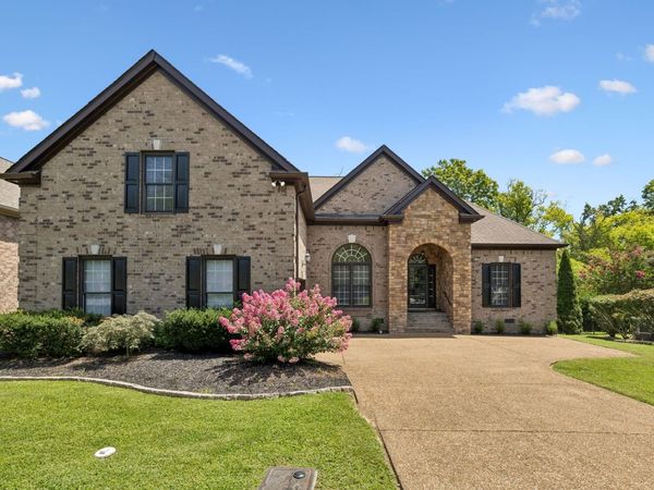 425 Caledonian Ct , Nashville, TN 37211