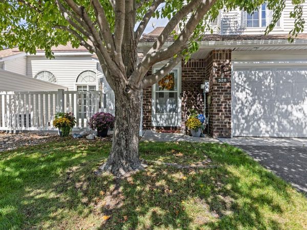 528 Queens Gate, New Brighton, MN 55112