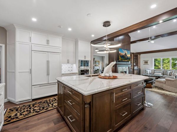 1138 Kingsley Circle N, Mendota Heights, MN 55118