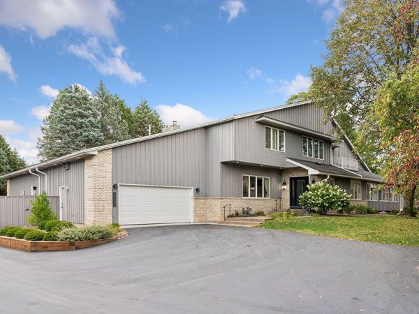 1138 Kingsley Circle N, Mendota Heights, MN 55118