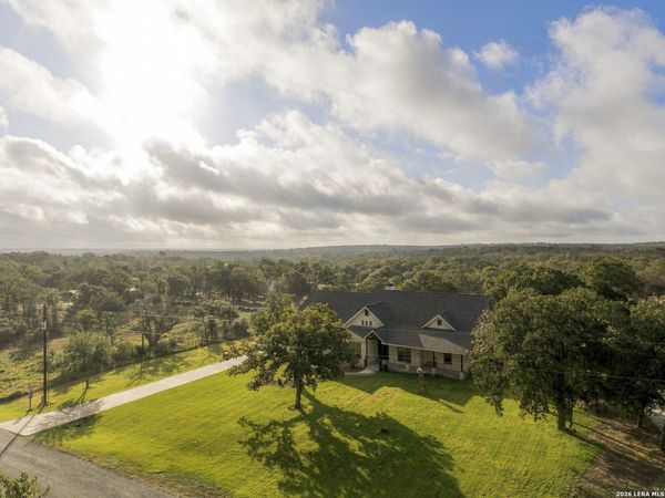 120 HIDDEN FOREST DR, La Vernia, TX 78121
