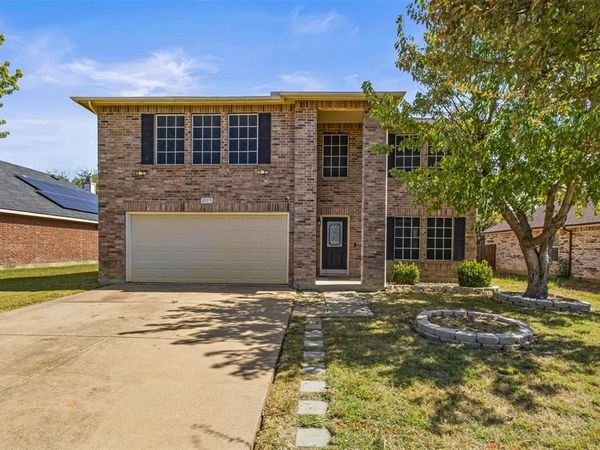 8005 York Beach Place, Arlington, TX 76002