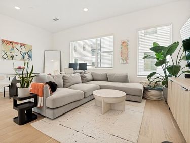427 W 10th Street, Unit 201, Dallas, TX 75208