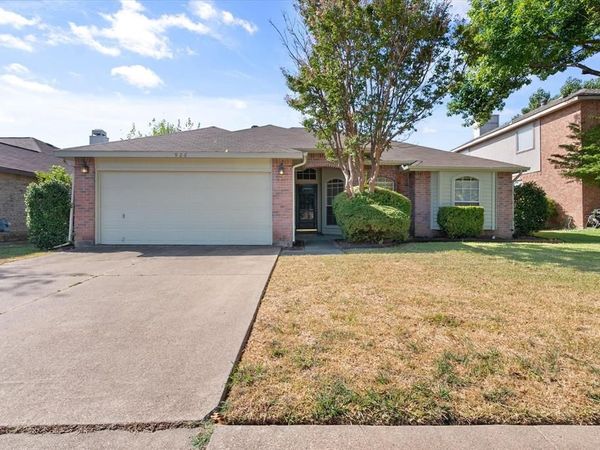 926 Tennis Villa Drive, Arlington, TX 76017