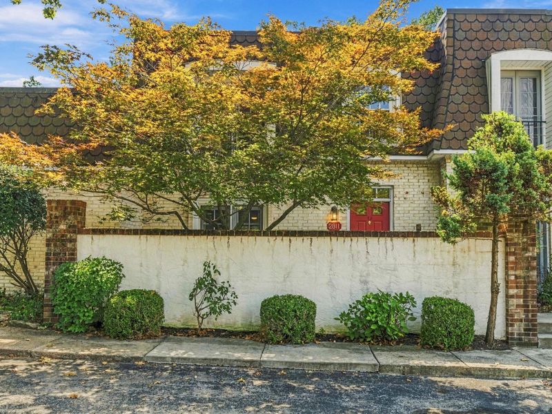 2811 Chateau Circle S, Unit 36, Upper Arlington, OH 43221 Photo 1