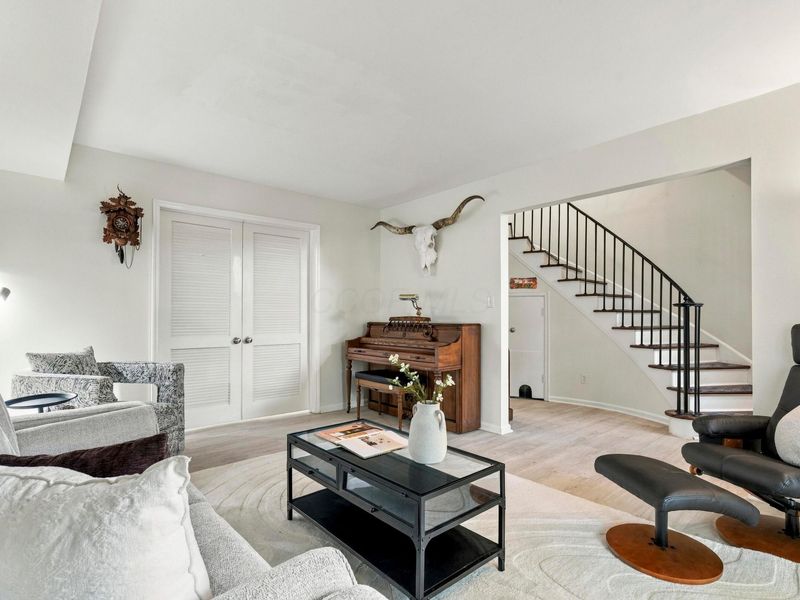 2811 Chateau Circle S, Unit 36, Upper Arlington, OH 43221 Photo 15