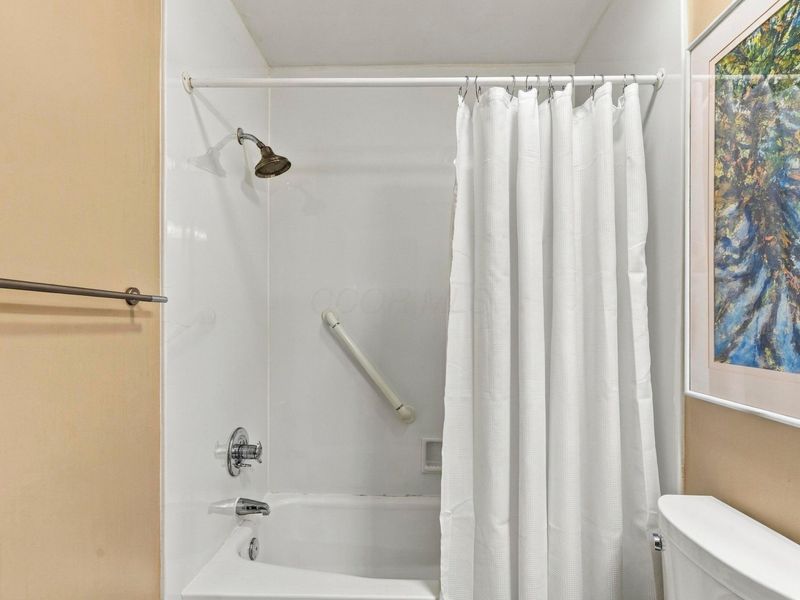2811 Chateau Circle S, Unit 36, Upper Arlington, OH 43221 Photo 36