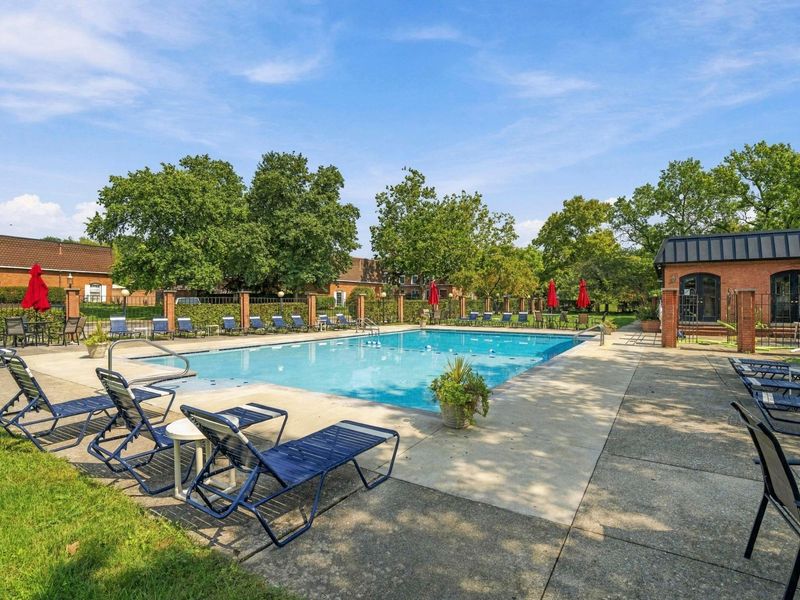 2811 Chateau Circle S, Unit 36, Upper Arlington, OH 43221 Photo 45