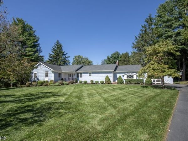 4 Brook Hollow Rd, Peapack Gladstone, NJ 07934