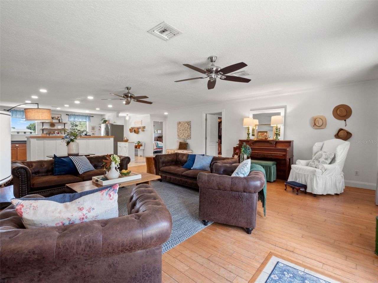 2827 Hammock Grove Rd , Groveland, FL 34736 Photo