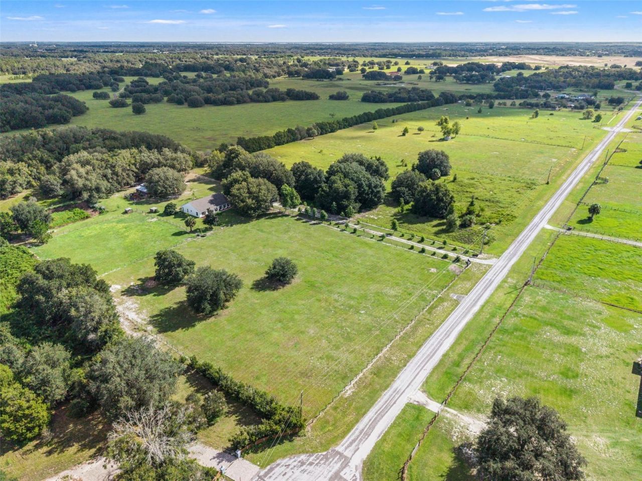 2827 Hammock Grove Rd , Groveland, FL 34736 Photo