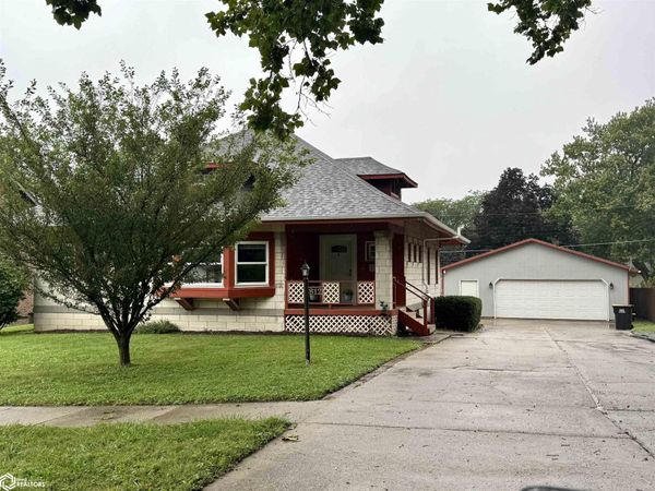 812 N Sycamore Street, Creston, IA 50801
