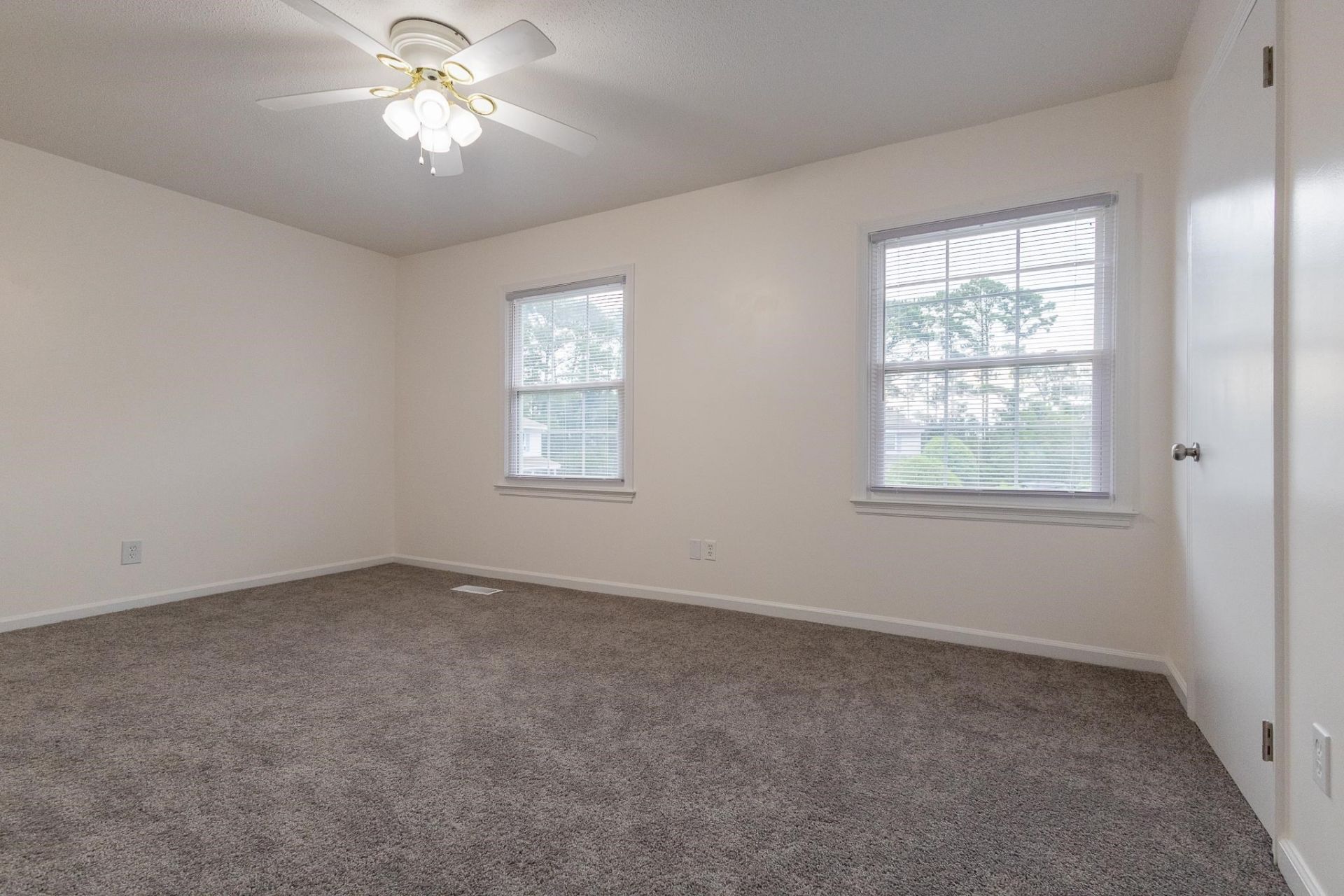 1709 Fawn Vista Dr. N  Photo 11