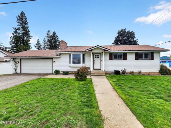 16 E Lincoln AVE , Priest River, ID 83856