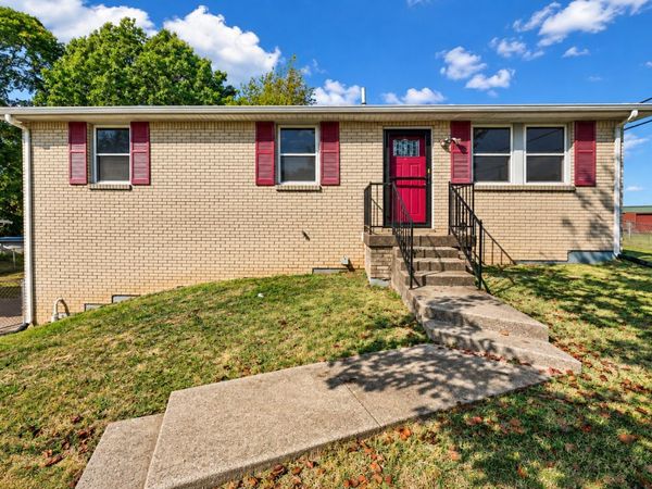 443 Appleton Dr , Clarksville, TN 37042
