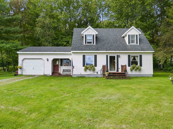 26 Waynes World Road, Enosburg, VT 05450