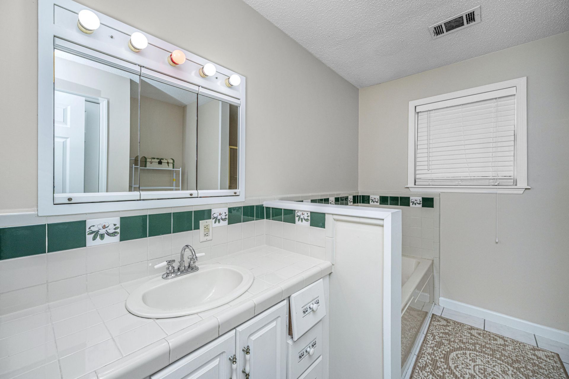 120 Trestlewood Drive Photo 23