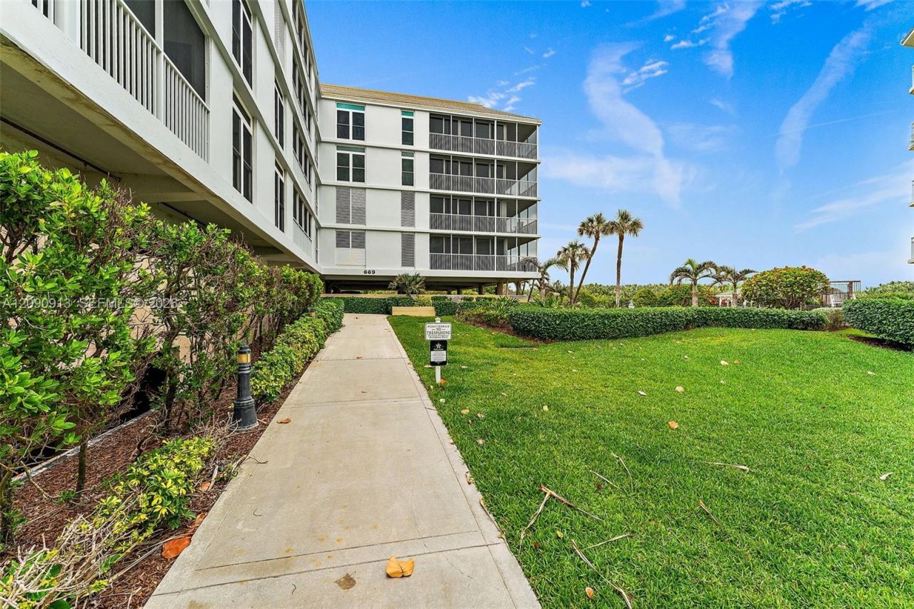 669 NE Plantation Rd , Unit 406, Hutchinson Island, FL 34996 Photo
