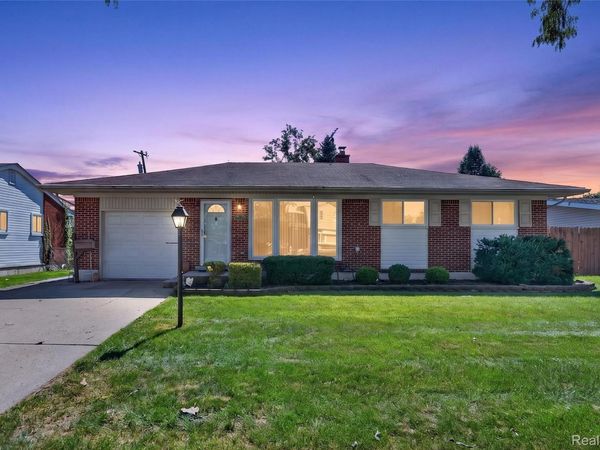 11220 Saar Drive , Sterling Heights, Mi 48314