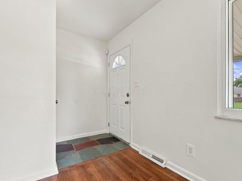 341 N Grener Avenue, Columbus, OH 43228 Photo 14