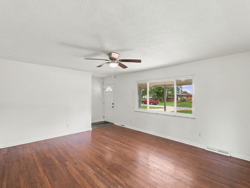 341 N Grener Avenue, Columbus, OH 43228 Photo 15