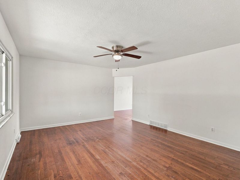 341 N Grener Avenue, Columbus, OH 43228 Photo 17