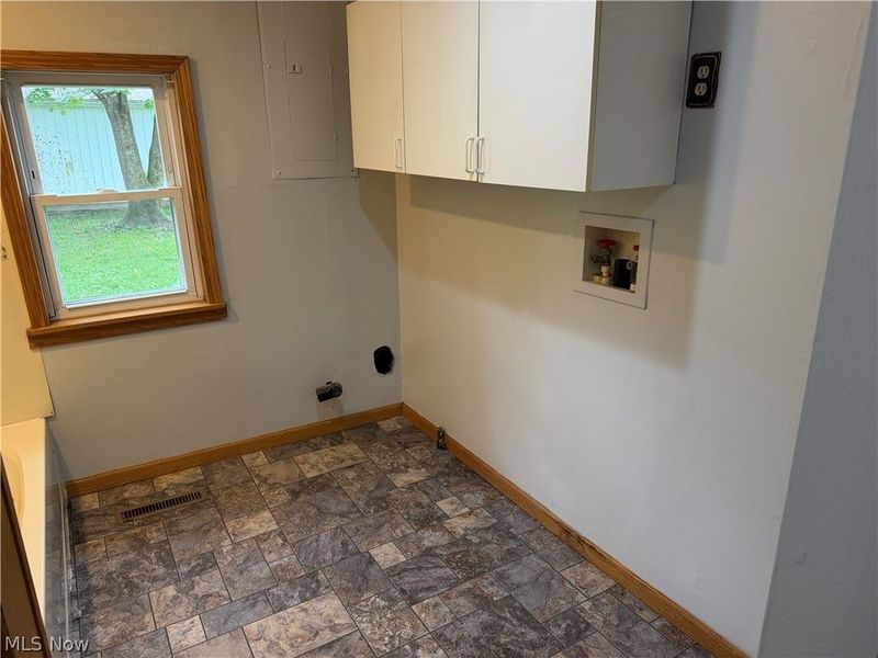 606 E First Street, Uhrichsville, OH 44683 Photo 10