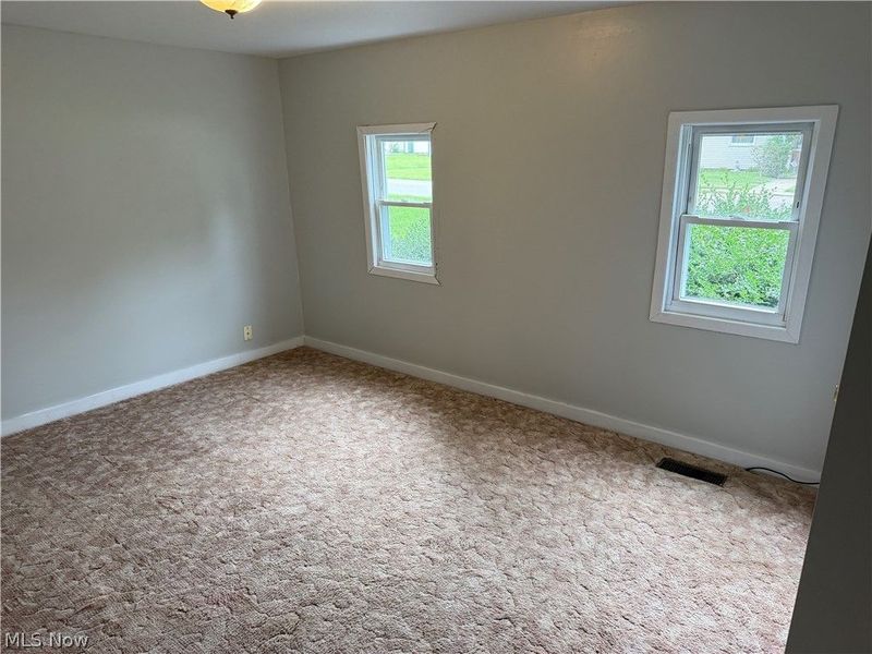 606 E First Street, Uhrichsville, OH 44683 Photo 12